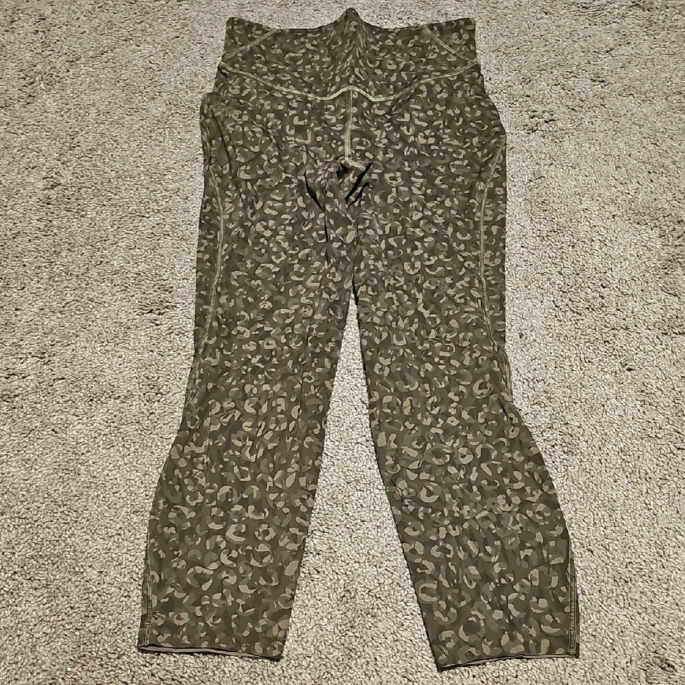 Lululemon Base Pace Intertwined Camo Medium Olive Multi Size 6